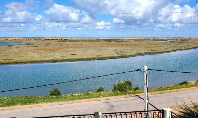 Oulad Aissa Apartamento | Modern apart with breathtaking views of the water 2