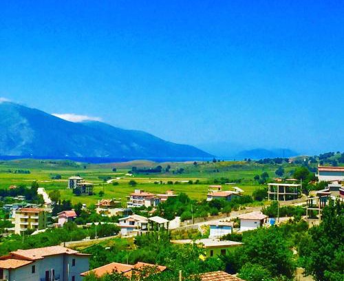 Tragjas Apartamento | Modern Apartament between sea and mountain