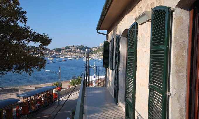 Puerto de Soller Apartamento | Moderno piso en la primera línea del Port de Sóller