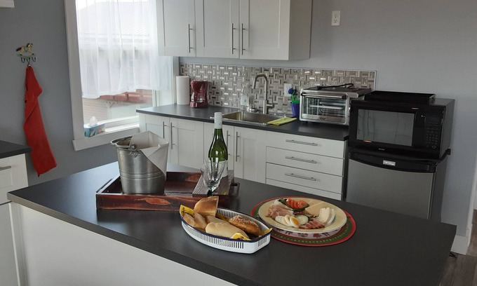 Pictou Apartamento | Modern apartment close to the Caribou Provincial Beach, Pictou and PEI Ferry