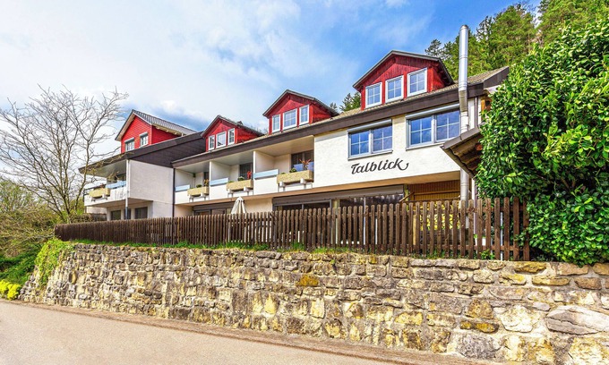 Glatt Apartamento | Modern apartment in a quiet location with a view of the Glatt moated castle