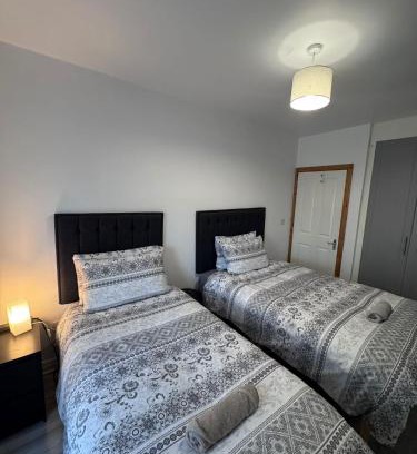 Ongar Apartamento | Modern Apartment good distance from Dublin City and Airport 4people