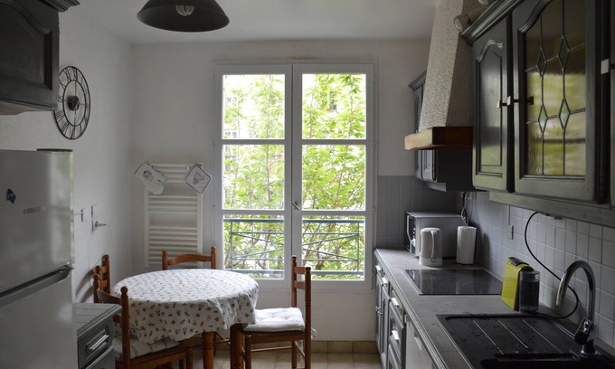 Notre-Dame Apartamento | Modern apartment in upmarket condo... Perfect for 2024 Olympics attendance