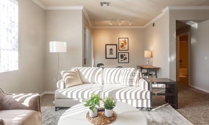 Tramonto Apartamento | Modern Apartment in Prime Location (ID4281)