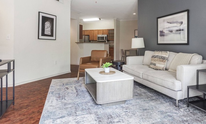 Falconhead Apartamento | Modern Apartment in Prime Location (ID3084)