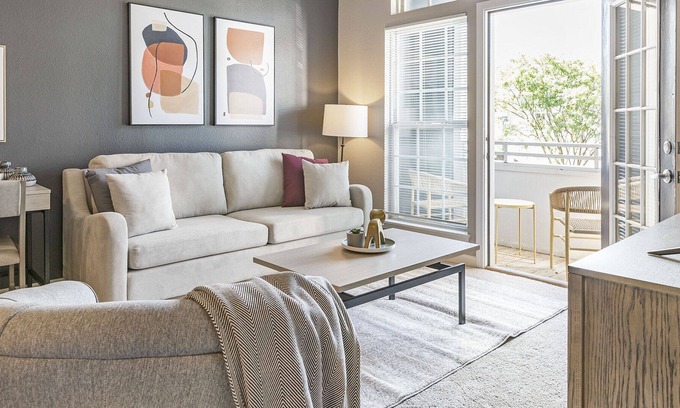 Carmel Apartamento | Modern Apartment in Prime Location (ID9979X33)