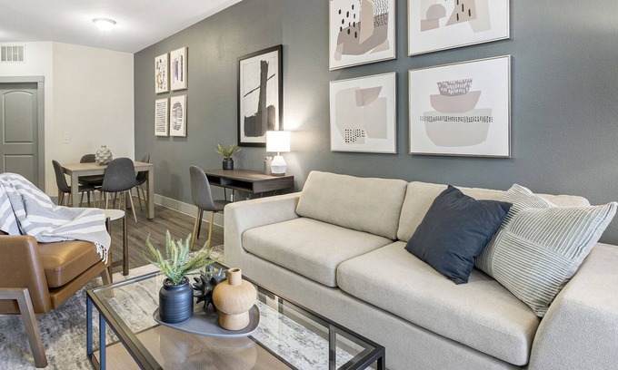 Lake Highlands Apartamento | Modern Apartment in Prime Location (ID7650X68)