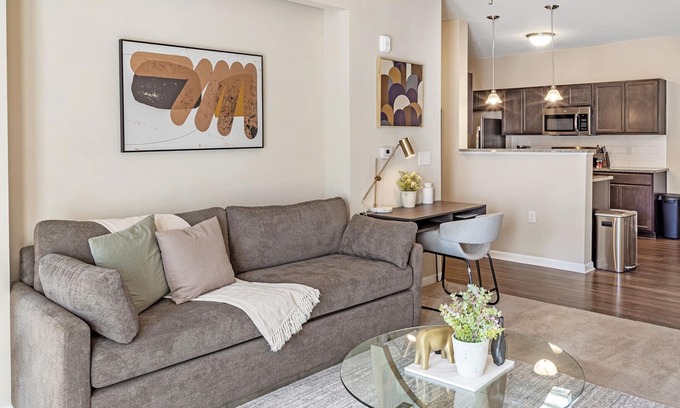 Wilmington Apartamento | Modern Apartment in Prime Location (ID1253X730)