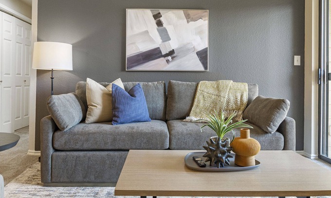 Euless Apartamento | Modern Apartment in Prime Location (ID9825X52)