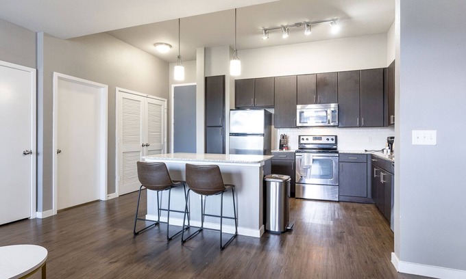 Terrell Heights Apartamento | Modern Apartment in Prime Location (ID5045X9)