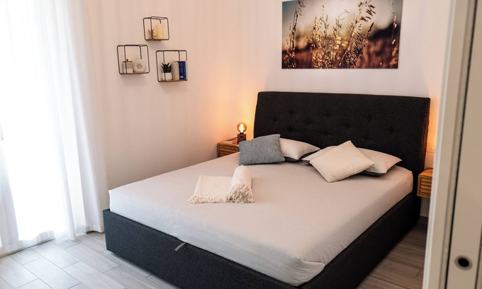 Capo d'Orlando Apartamento | Modern apartment with sea views, top furnishings and private parking space