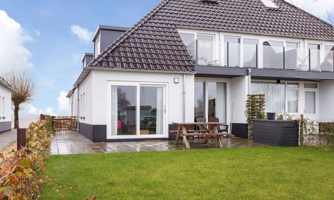 Offingawier Apartamento | Apartamento moderno ubicado directamente en Sneekermeer