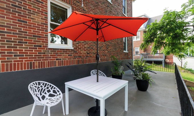 Waynesboro Apartamento | Modern Apartment Near Downtown Waynesboro w/Full Kitchen and Large Outdoor Patio