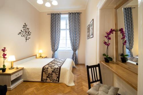 Stare Mesto Apartamento | Modern Apartment Perlova