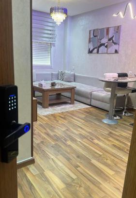 Cite Al Mohammadi Apartamento | Modern Apartment Pool Service Airport Shuttle Easy Check-In Cozy Beds 7 Min from Marina