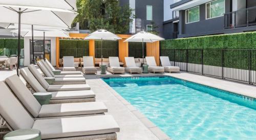 City West Apartamento | Modern Apartment Rentals