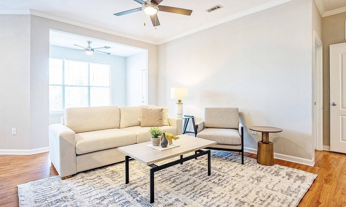 Mount Pleasant Apartamento | Modern Apartment in Prime Location (ID8999X85)