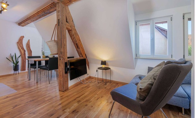 Dornstetten Apartamento | Oferta de apertura (desde el 1, 8, 8). Fantástico apartamento en el norte de la Selva Negra con ascensor.