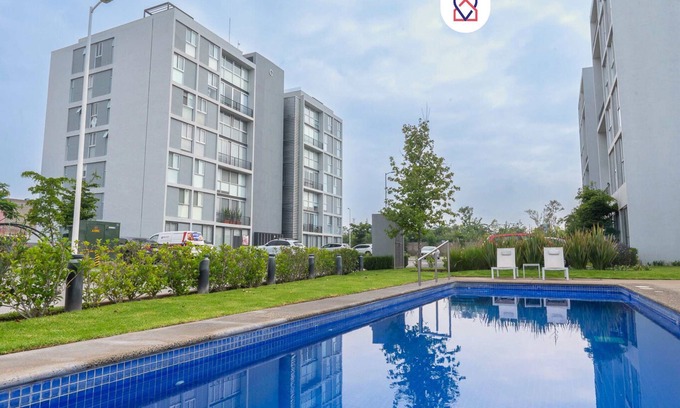 Tlajomulco de Zuniga Apartamento | Modern Apartment with Terrace and Pool Access