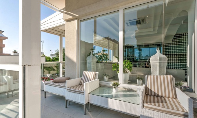 Viserbella Apartamento | Modern Apartment with Spa in Rimini Italy