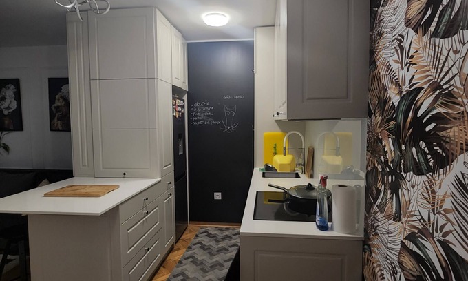 Novi Beograd Apartamento | Modern apartment with Piano and 5 minutes walking distance from Airport City