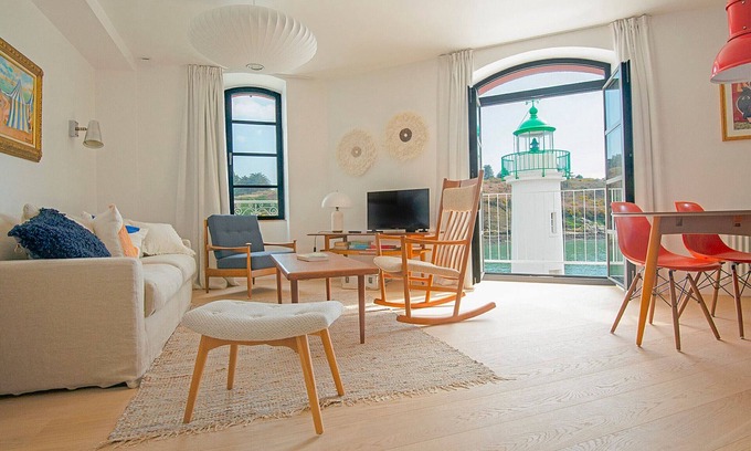 Sauzon Apartamento | Apartamento moderno con vistas al puerto y balcón en Sauzon