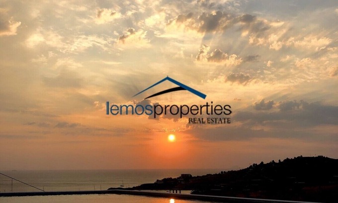 Koundouros Apartamento | moderno apartamento con piscina y vista al mar ideal para una familia o grupo de amigos