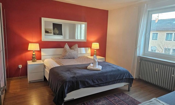 Dachau District Apartamento | Apartamento grande y hermoso de 88 metros cuadrados directamente en la estación de tren de Dachau, a unos 20 minutos de Múnich