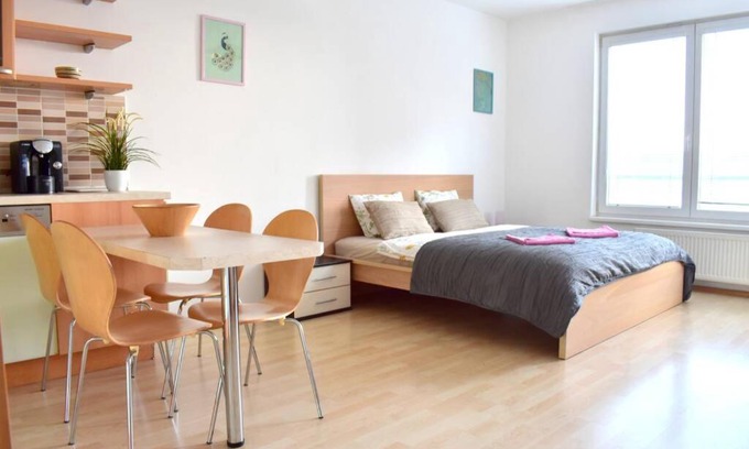 Zlicin Apartamento | Modern apartments - Airport 8mins