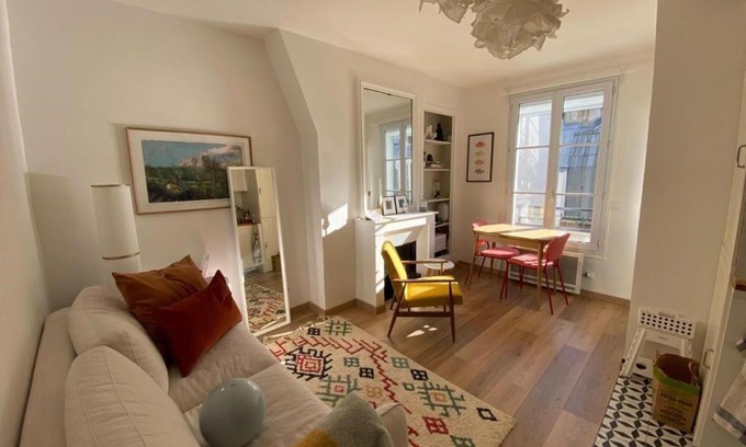Quartier du Gros-Caillou Apartamento | Modern Appartement w/ Tour Eiffel View in the 7th