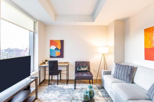 Seaport District Apartamento | Modern Apt with City Views
