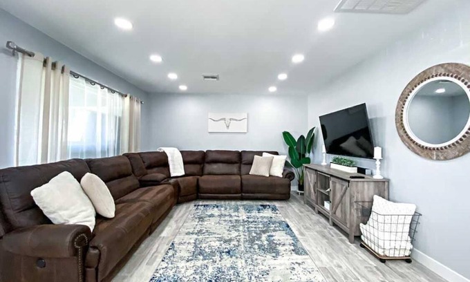 Camelback East Casa | Modern Arcadia lite bungalow
