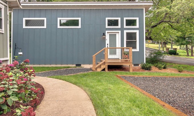 Oakley Casa | Modern Asheville home brand new! Your perfect mountain getaway awaits! n