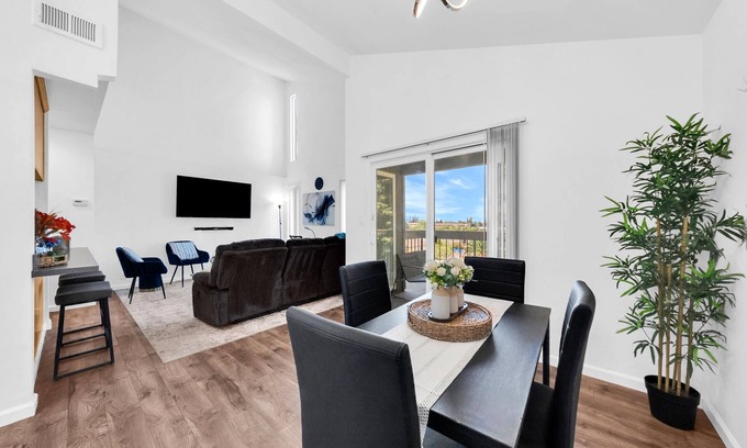 Hayward Casa | Cozy Home in Hayward Hills, close to San Francisco! Ocean 10 MINS AWAY by Car 🐳