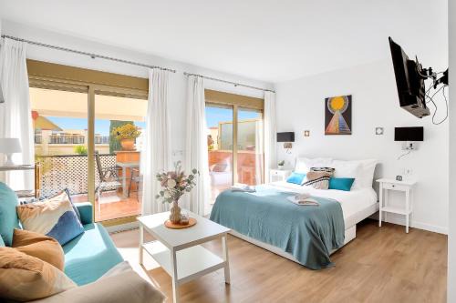 Nikki Beach Apartamento | Modern beach apartment Romana Playa in Marbella, Elviria