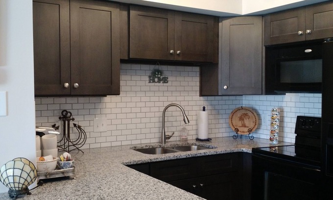 Surfside Beach Condominio | Moderna propiedad de playa recientemente actualizada