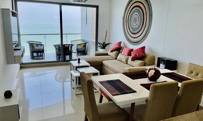 Cartagena District Apartamento | Modern Beachfront Front apartment