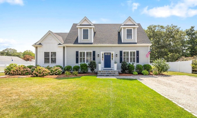West Dennis Casa | Modern Beachside Luxury – 4BR Home with Plunge Pool & Pool House