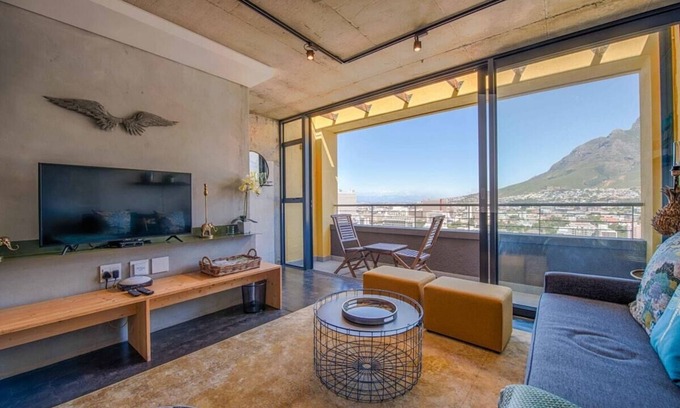 Bo'Kaap Apartamento | Modern Bo-Kaap Gem with City & Mountain Views