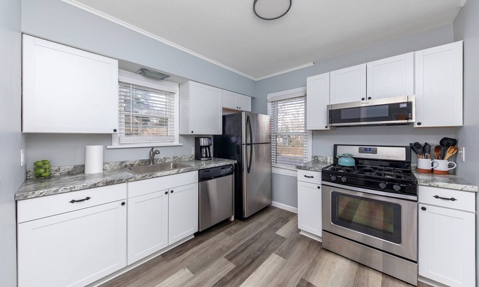 Roselawn Finance Apartamento | Modern Breath of Fresh Air in a Central Location