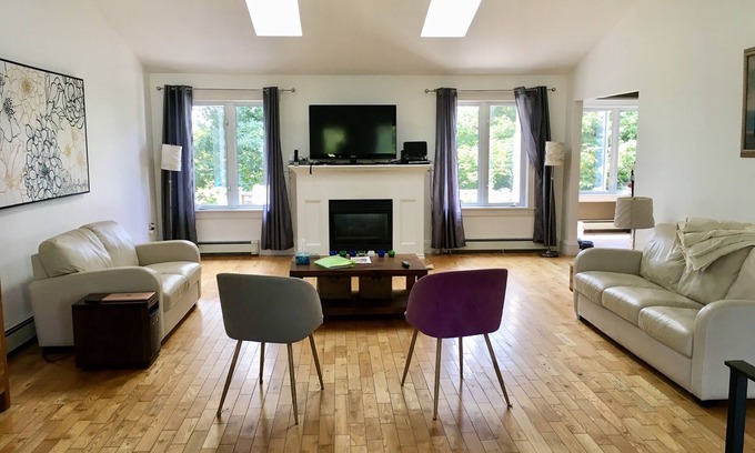 Charlottetown Casa | Modern, Bright and Spacious!