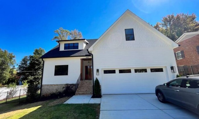 Greensboro Casa | Modern Bungalow 3 beds 3 baths