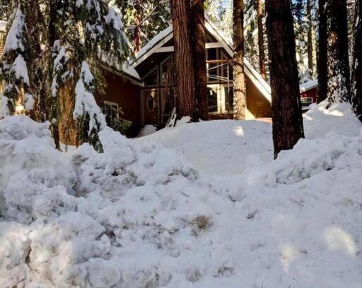 Placerville Casa | Modern Cabin Get Away - close to APPLE HILL