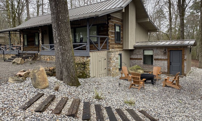 Kirby Casa | Modern cabin on beautiful Lake Greeson 45 minutes from Hot Springs!