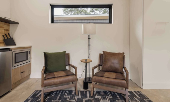 Grant Cabina | Modern Cabin Studio, Peaceful Nature Retreat
