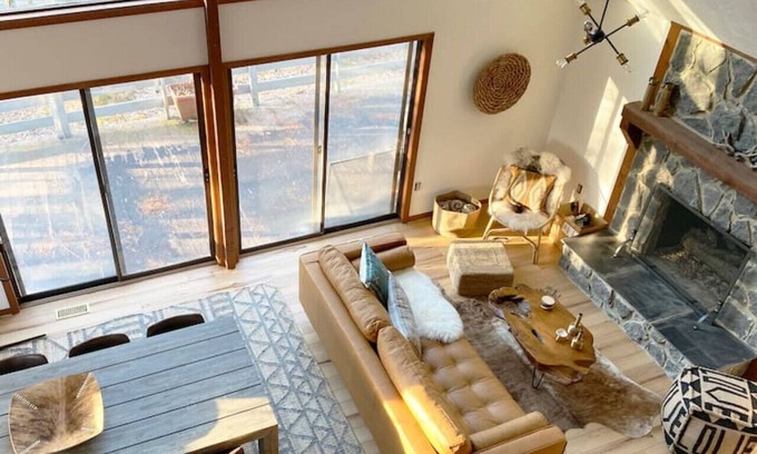Basye Cabina | Modern Cabin w/Sauna and Game Room