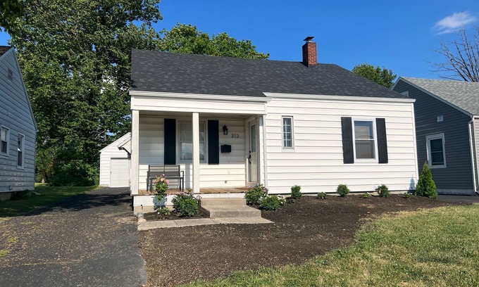 Lima Casa | Modern Cape Cod at Lima Memorial