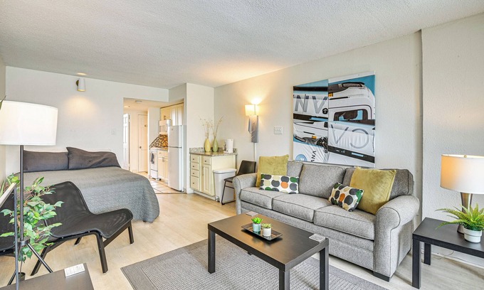 Myrtle Beach Condominio | Modern Caravelle Resort Condo: Near Golf Courses!