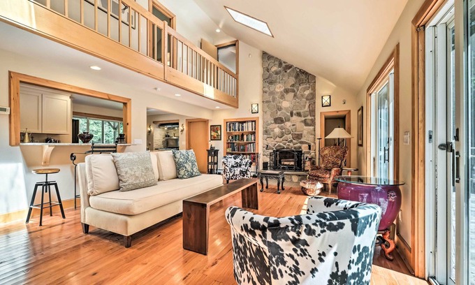 Mountain Dale Cabina | Modern Catskills Escape on 25 Acres w/ Deck!