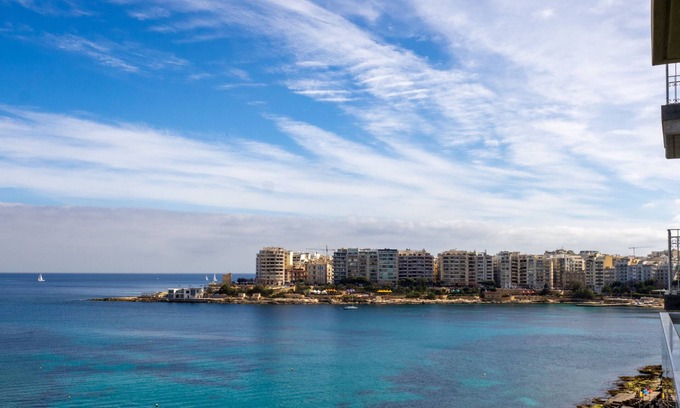 St. Julian's Apartamento | Modern central apartment, perfect for holidays in Malta